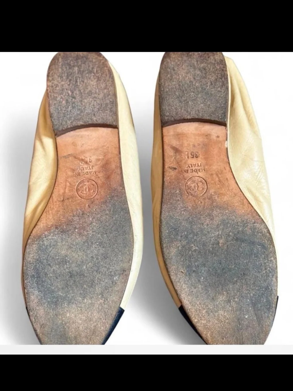 CHANEL Beige and Black Two-Tone Leather Ballet Flats